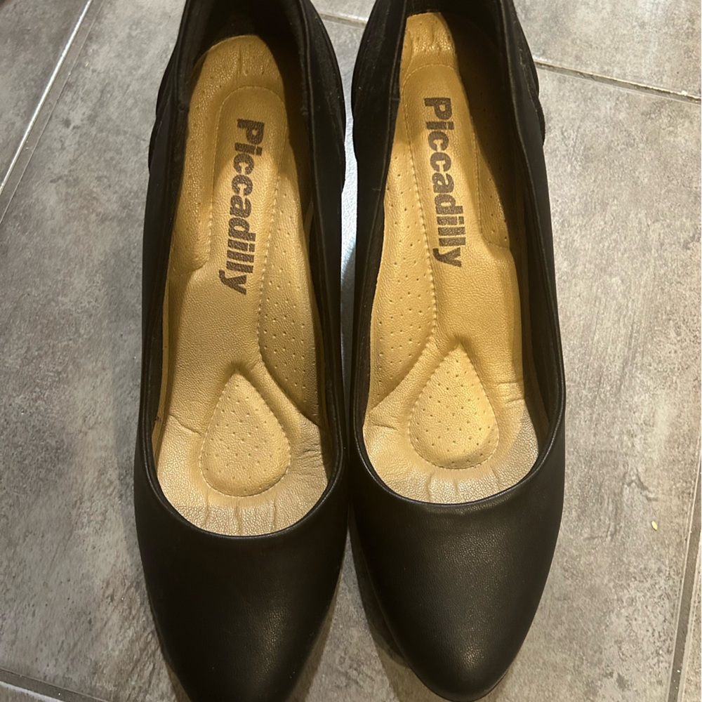 Black piccadilly